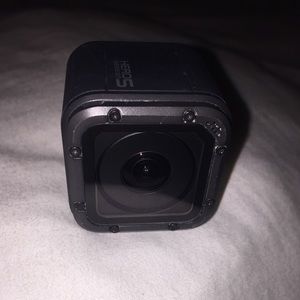 go pro hero session 5 w/ stuff included!!